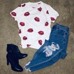 Red lip printed t-shirt 💋